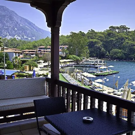 Akyaka Yacht Club 住宿加早餐酒店 *